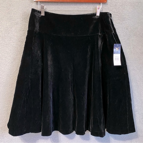 Velvet Flare Black Mini Skirt Women’s Sz 8 - Picture 1 of 4